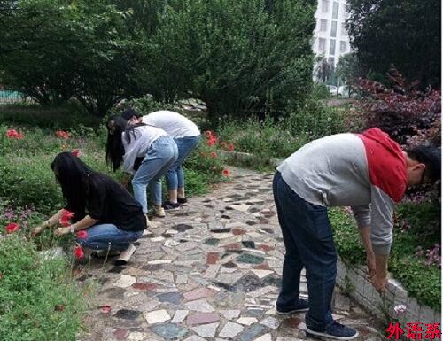 外语系党校学员开展志愿实践活动