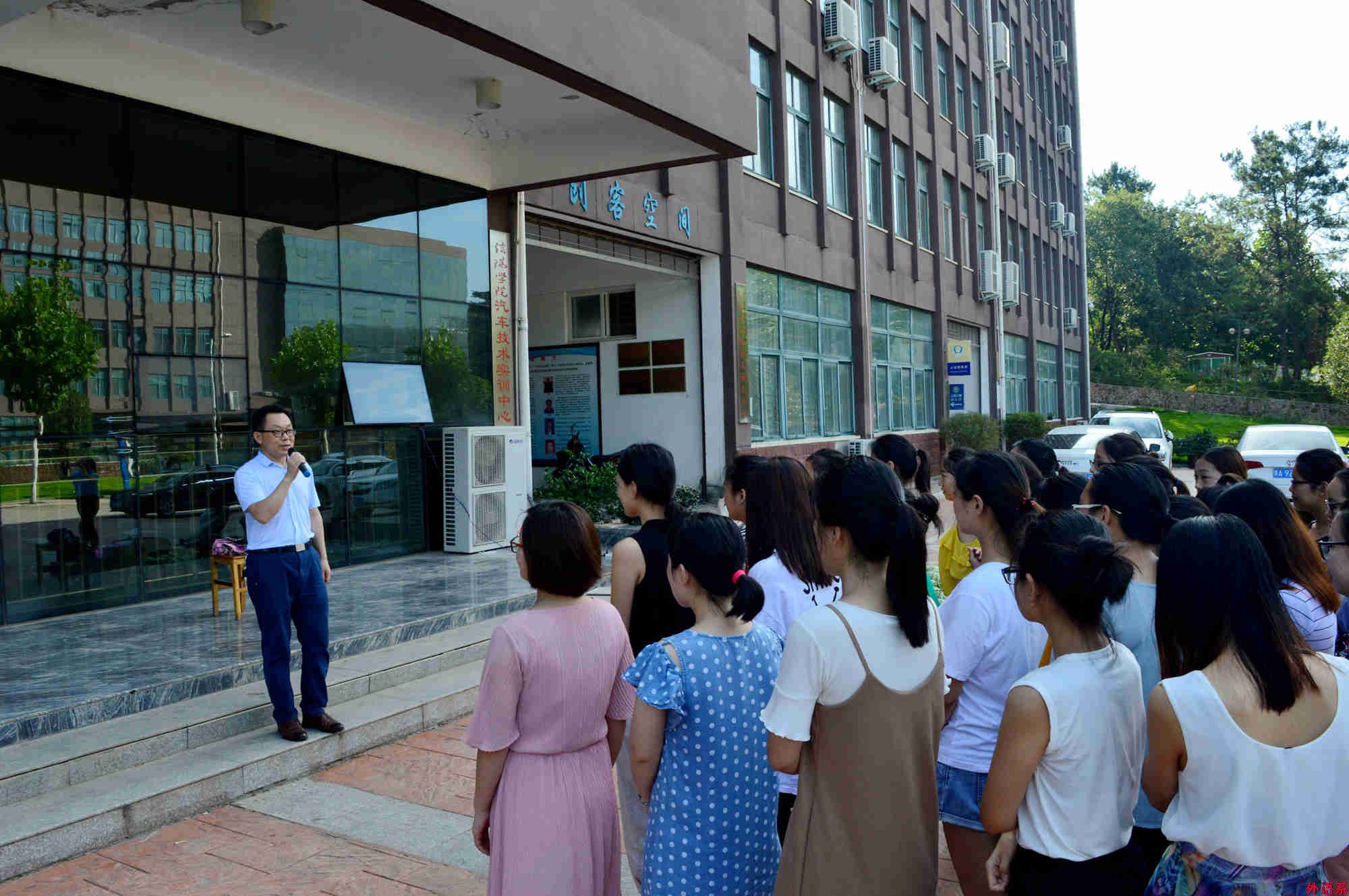 三伏酷暑备考忙 六项慰问送清凉——外国语学院慰问暑假留校复习考研学生