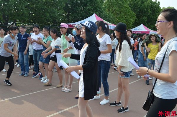 外国语学院举办“心理健康大集市”活动