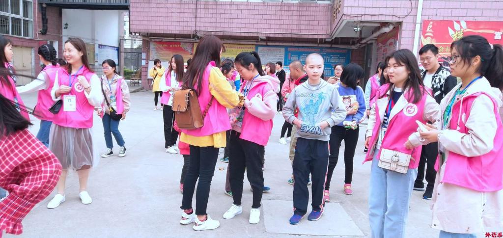 外国语学院开展“以爱为名，为爱支撑”儿童福利院志愿行